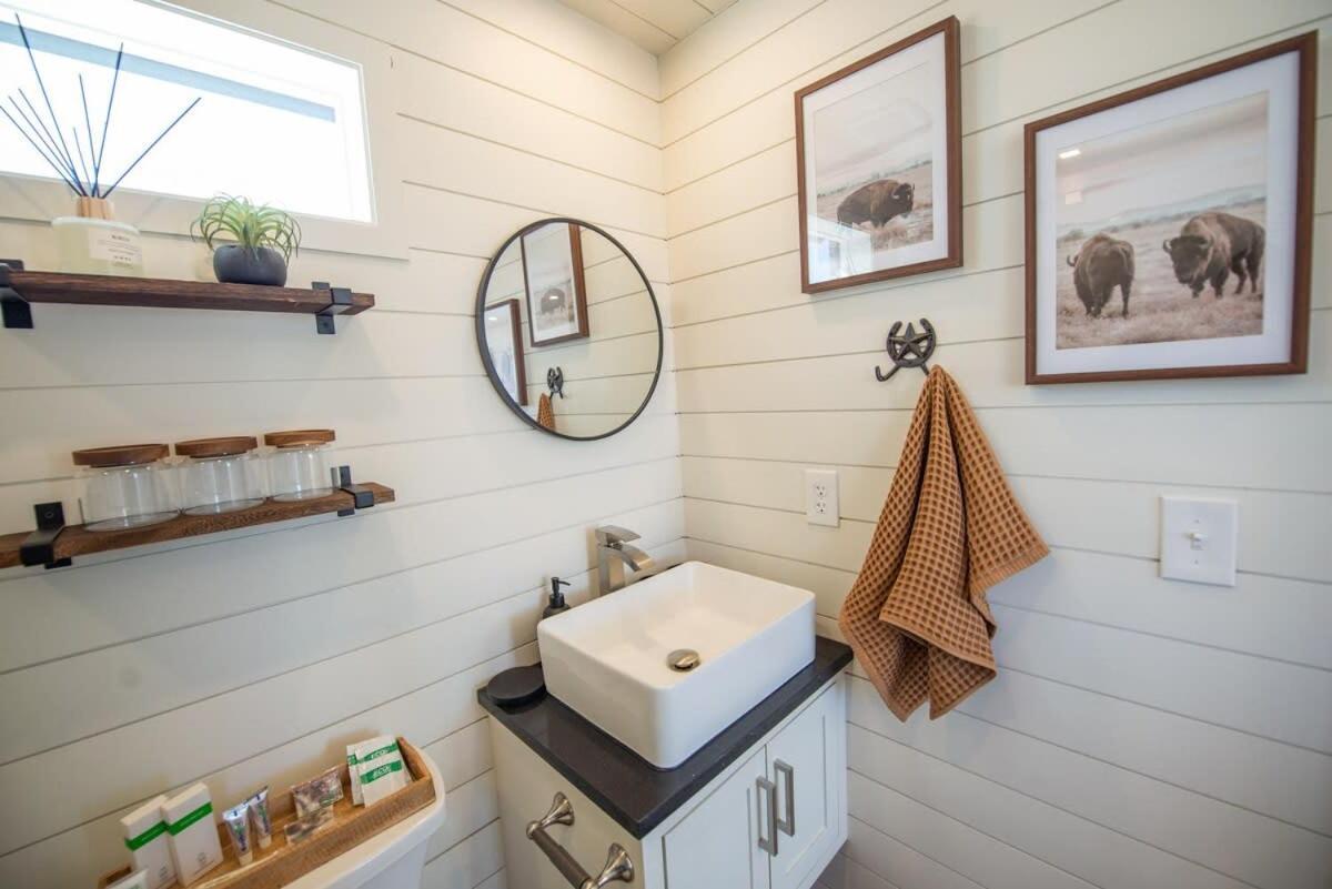 New The Buffalo-Shipping Container In Alpine Bagian luar foto