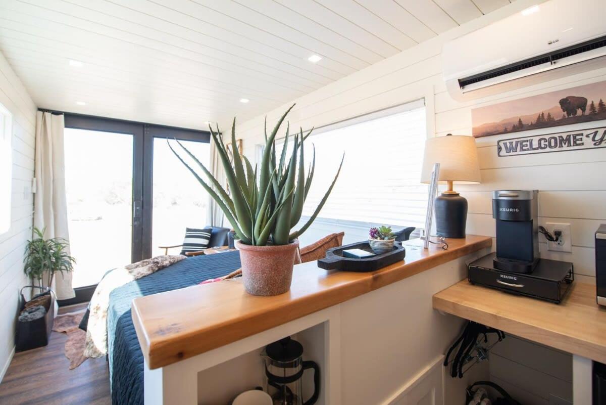 New The Buffalo-Shipping Container In Alpine Bagian luar foto