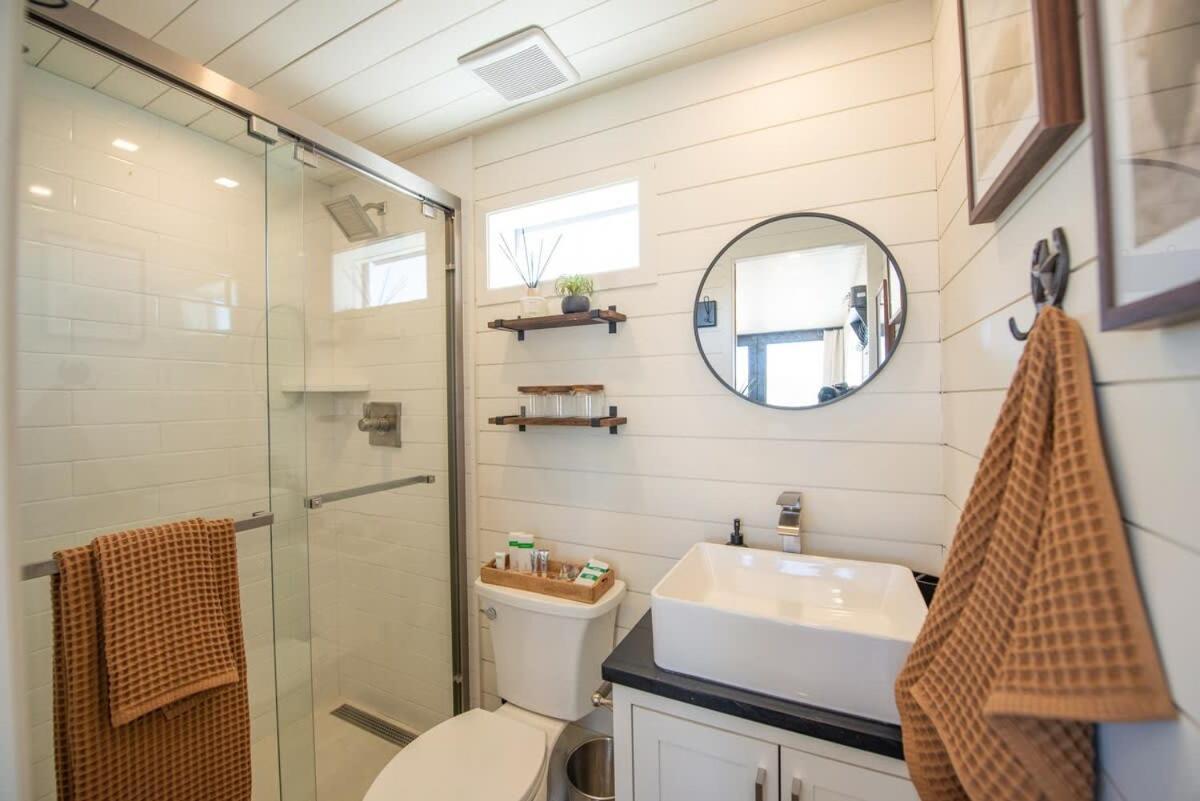 New The Buffalo-Shipping Container In Alpine Bagian luar foto